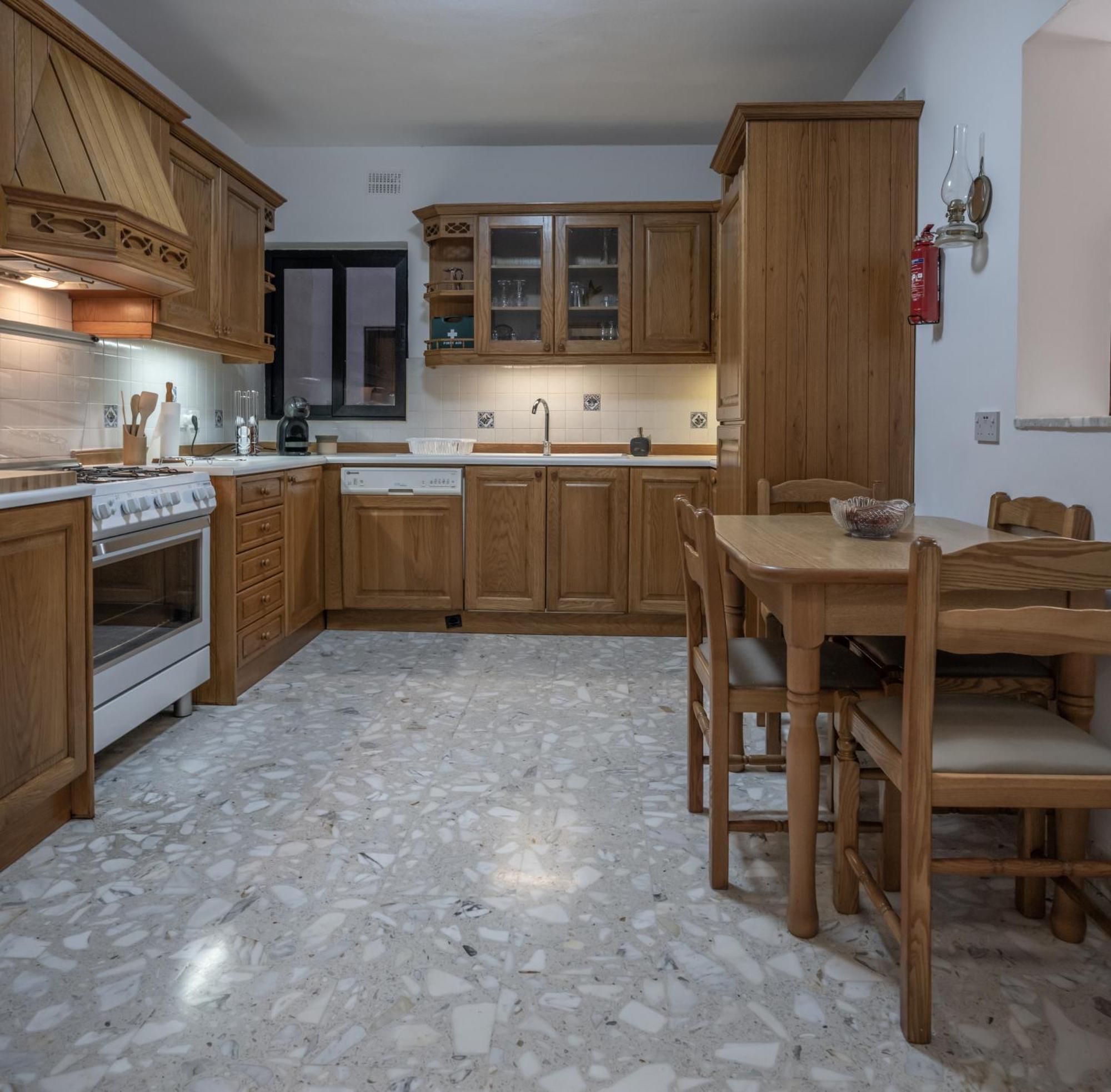 Spacious 3 Bedroom Apartment In The Heart Of St Julians St. Julian's Exterior foto