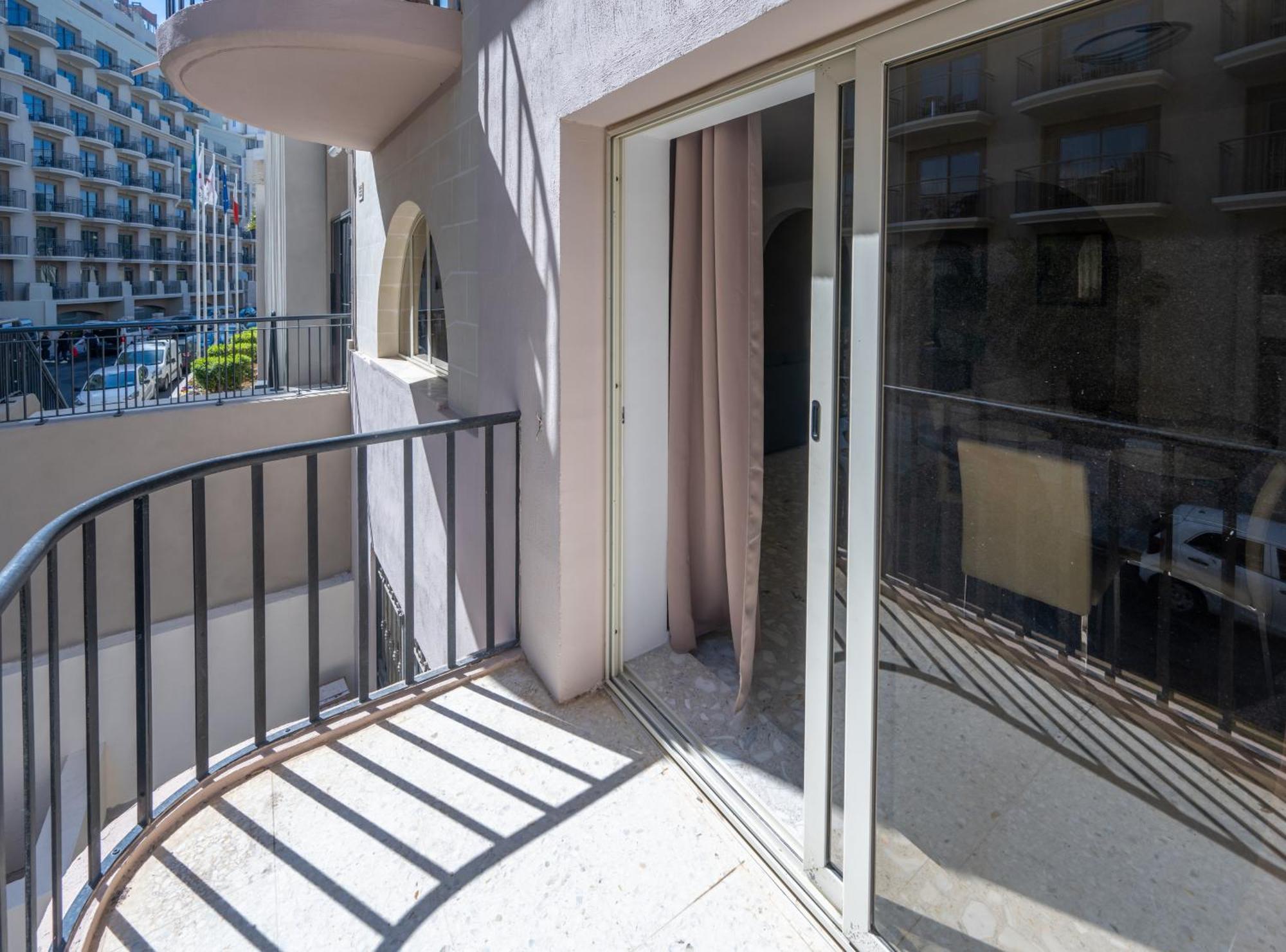 Spacious 3 Bedroom Apartment In The Heart Of St Julians St. Julian's Exterior foto