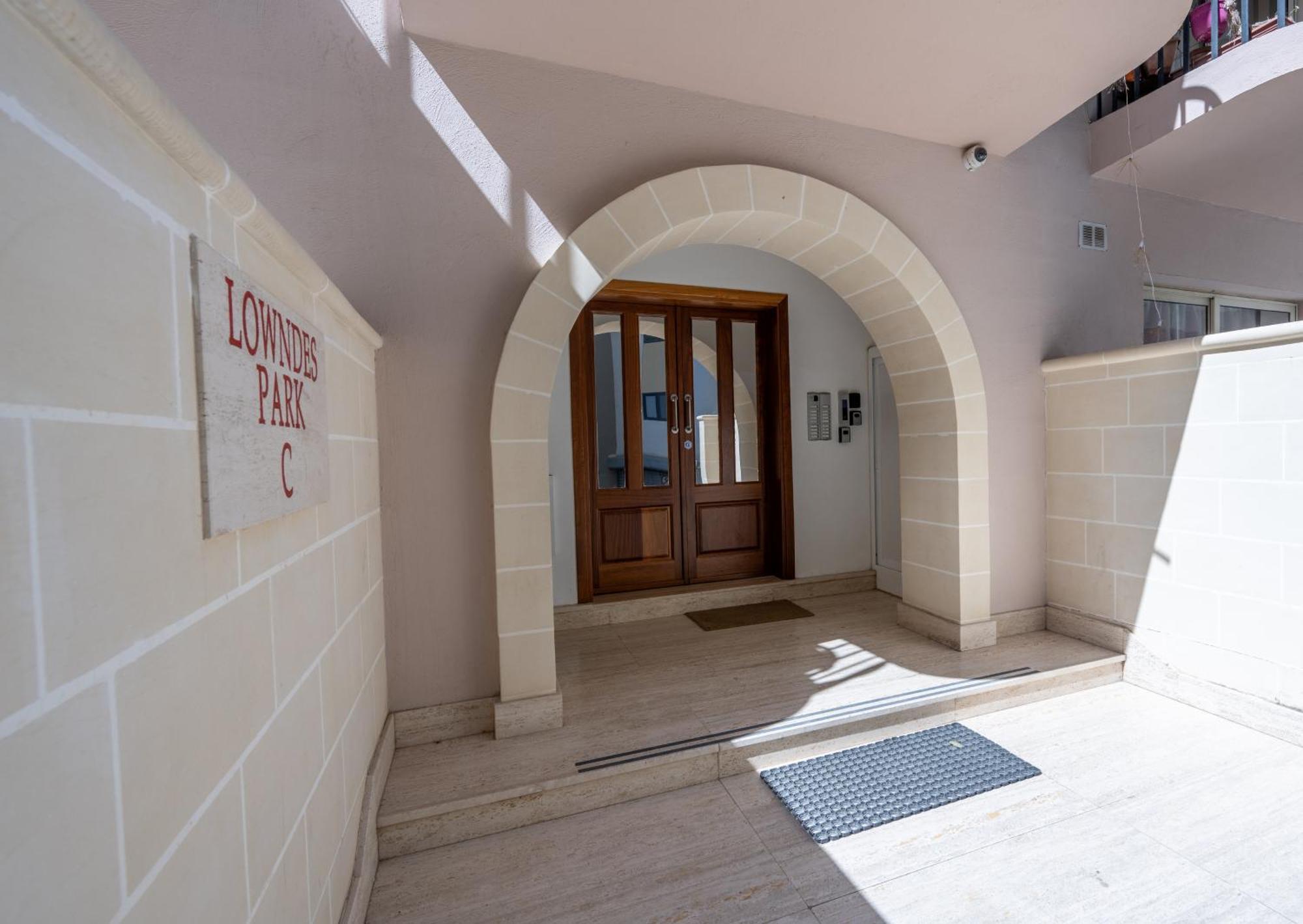Spacious 3 Bedroom Apartment In The Heart Of St Julians St. Julian's Exterior foto